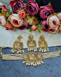 Traditional Indian Copper <b>Jewelry</b> <b>Set</b> Square Choker <b>Pearl</b> Bead Necklace With Dangle Earrings & Mang Tika Gold Plated <b>Jewelry</b> <b>Set</b> - Product Image 4