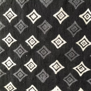 Tissu en coton imprimé à la main en gros – Tissu indien en coton géométrique noir et blanc pour vêtements et fournisseurs textiles - Product Image 2