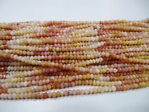 ลูกปัดโอปอลสีชมพูธรรมชาติทรงรอนเดลเหลี่ยมเพชรพลอย ขนาด 3-4 มม. ร้อยเป็นเส้นยาว 13 นิ้ว ตัดด้วยเครื่องจักร - Product Image 3