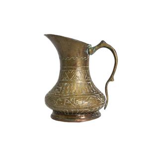 Pichet à eau en cuivre décoratif moderne, carafe traditionnelle gravée pour le style intérieur, décoration de la maison, articles de cuisine, restaurant - Product Image 1