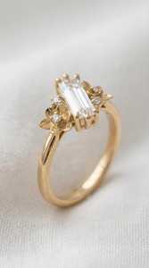 แหวนมอสซาไนต์ทรงบาแกตต์ 0.51 กะรัต ดีไซน์ดอกไม้ ตัวเรือนเงินแท้ 925 ชุบทอง ประดับดอกไม้สไตล์คลาสสิก ของขวัญเครื่องประดับสุดหรู - Product Image 3