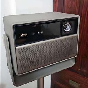 Proyector Láser Tricolor RS20 Ultra 4K de Alta Definición con Zoom Óptico y Altavoz Harman Kardon - Product Image 2