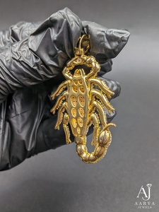 Pendentif Scorpion couleur or avec Moissanite, Bijou en cristal, Collier Statement pour Homme - Product Image 4