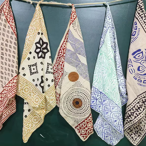 Pañuelo Cuadrado Étnico de Algodón Hecho a Mano Naaz Textile, Estampado Floral, Juego de Pañuelo para el Cuello, Ideal para el Verano, Suave al Contacto con la Piel - Product Image 1