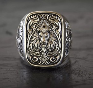 Anillo de Plata 925 Premium con Cabeza de León, Símbolo de Espada, Diseño Tallado Vintage, Joyería de Moda para Hombre y Mujer - Product Image 1