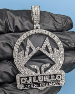 จี้เพชรโมอิสซาไนต์ VVS สไตล์ฮิปฮอป เงินแท้ 925 ประดับเพชรเต็มตัว จี้สองสี สั่งทำชื่อได้ จี้ตัวอักษร จี้แร็ปเปอร์ จี้แบบหรูหรา - Product Image 1