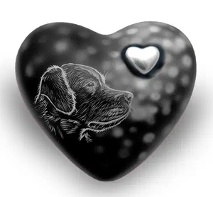 Urne commémorative noire avec imprimé chien gris et mini cœur pour cendres, Cœur pour cendres funéraires en métal laiton/aluminium - Product Image 1
