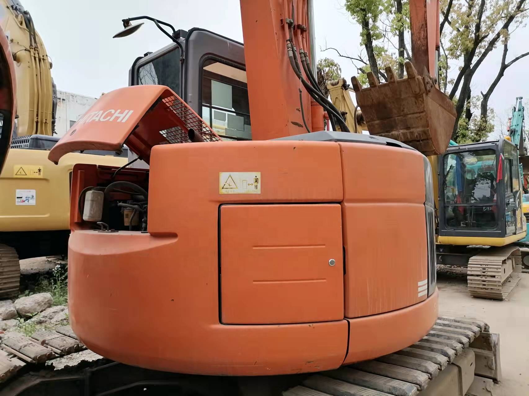 Used Hitachi ZX75 Crawler Excavator for Sale - 7.5 Ton