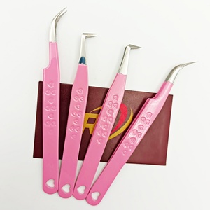 แหนบดัดขนแบบมืออาชีพ ป้องกันแม่เหล็ก สีชมพู 90 องศา ยี่ห้อ Revamp International รุ่น Heart Grip ปลายแหลม แข็งแรง ทำจากสแตนเลส - Product Image 2