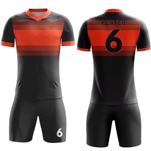 Conjunto de Camiseta y Pantalones Cortos de Fútbol Personalizados para Hombre, Rayas Negras y Amarillas, Cuello en V, Manga Corta, 100% Poliéster, Absorbe la Humedad, Ajuste Atlético - Product Image 4