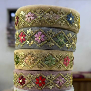 ลูกไม้น้ำผึ้งคุณภาพสูงเป็นมิตรกับสิ่งแวดล้อมตาข่ายปักยืดได้ลายดอกไม้ที่สลับซับซ้อนประดับด้วยลูกปัดแฟชั่นงานแต่งงานสง่างาม - Product Image 1