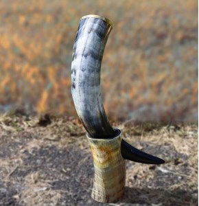 Corne de buffle polie artisanale, corne de guerre viking |   Corne à boire en corne de buffle, écologique et de qualité supérieure, style médiéval - Product Image 1