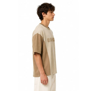 Camiseta Oversize de Contraste de Color con Bloques, Cuello Redondo, Manga Corta, Estampado de Letras en Relieve, Ajuste Casual de Punto para Hombre - Product Image 5