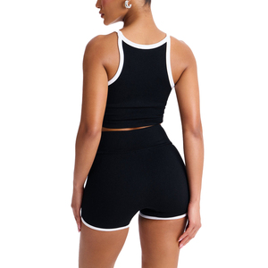 Ensemble sportif côtelé 2 pièces pour femme, noir et blanc, avec haut court dos nu et short au-dessus du genou, respirant, en Spandex et Polyester, Printemps-Été - Product Image 2