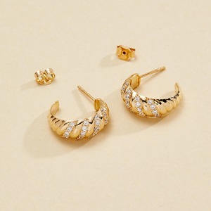 14K <b>Gold</b> Lab Grown Diamond <b>Huggie</b> Hoop Earrings Round Brilliant Cut 0.8 Carat IGI Certified Elegant Twist Design - Product Image 1
