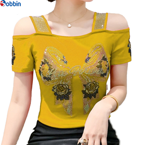Camiseta de Mujer Estilo Dulce con Hombros Descubiertos, Top Sólido con Pedrería Colorida, Manga Corta, Cuello Cuadrado, Ajuste Delgado - Product Image 2