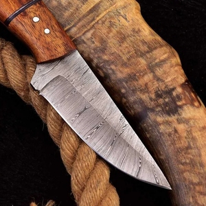 Cuchillo de desollar de acero de Damasco hecho a mano, personalizado OEM, de grado industrial, con mango de palisandro, 8 pulgadas, de Edge Master Manufacture - Product Image 4