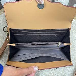 Bolso de Mano Elegante para Mujer, Hecho a Mano con Cuero Vacuno Genuino, con Correa para la Muñeca y Diseño Floral, Precio de Fábrica - Product Image 5