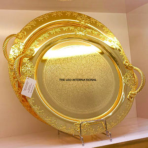 Plateau de service rectangulaire en agate naturelle marron avec motif créatif poli et poignées élégantes en métal argenté - Product Image 4