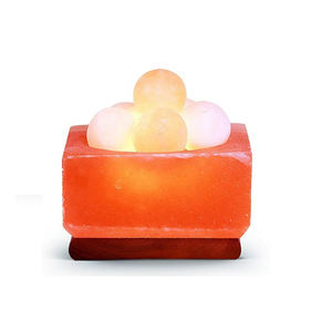 Lampe en sel de roche de l'Himalaya sculptée en forme de bol avec des boules de massage, motif d'amour, faite à la main, haute qualité - Product Image 3