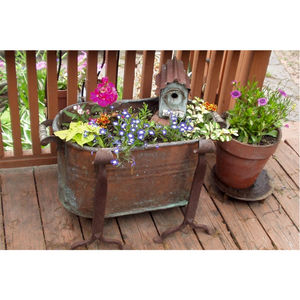 Jardinière en métal de style vintage avec support, finition cuivre rustique, bac à fleurs, pot de jardin, pot décoratif pour patio extérieur, cour - Product Image 1