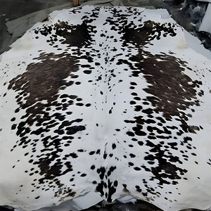 Tapis en fourrure naturelle tricolore noir, marron, blanc, en cuir véritable pour tapis décoratifs, housses de coussin douces et tapis de sol de chambre - Product Image 6
