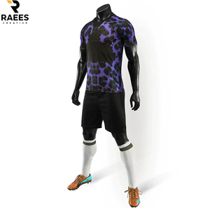 Tenues de sport confortables, ensembles d'uniformes de football en vente, légers et très demandés. - Product Image 6