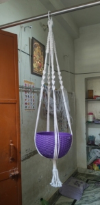Maceta Colgante de Macramé Bohemio, Cesta para Flores de Cuerda de Algodón Duradera de 12 Pulgadas, Maceta Tejida Morada para Decoración de Interiores - Product Image 2