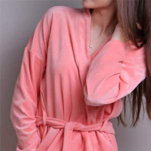 Albornoz de Terciopelo de Lujo Transpirable de Alta Calidad para Mujer, con Logotipo Frontal, Suave y Cómodo para Hotel, Spa y Uso Doméstico - Product Image 3