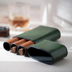Estuche de puros de cuero premium con cortador integrado, estuche para accesorios de fumador con organizador de puros de cuero a precio de mayoreo. - Product Image 4