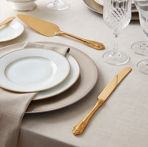 Juego de utensilios para servir pasteles de acero inoxidable con acabado dorado y asas de estilo antiguo, ideal para bodas, regalos y ocasiones especiales. - Product Image 2