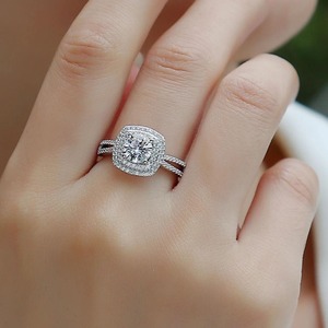 Anillo de Hip Hop Personalizado con Moissanita, Diseño Completamente Cubierto de Diamantes, Anillo de Plata de Ley con Moissanita para Unisex - Product Image 3