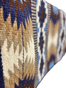 Couverture de selle western haut de gamme en laine faite à la main pour un confort optimal lors des balades et de l'équitation quotidienne, livrée dans le monde entier. - Product Image 4