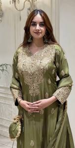 Robe Anarkali Traditionnelle Longue en Soie Vert Olive Brodé pour Femme, Style Indien et Pakistanais, Coupe Ample, Idéale pour Mariage - Product Image 1