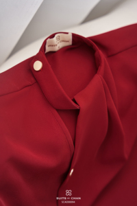 Blusa Roja sin Mangas para Mujer, Cuello Mandarín, Botones al Frente, Satén Elegante, para Oficina, Color Sólido, Corte Regular, MIRANDA - Product Image 6