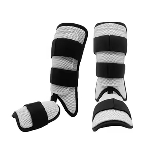 Protector de Pierna Ajustable de Gel a Espuma Rojo para Béisbol y Sóftbol, Transpirable y Acolchado para Entrenamiento - Product Image 1