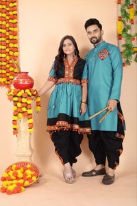 Ensemble de Kurta indien pakistanais brodé pour couple, en mélange de coton, col en V, manches trois quarts, coupe ample, tenue de festival - Product Image 2