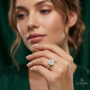 Bague de fiançailles classique en diamant taille ovale avec profil cathédrale, accents micro-pavés ronds cultivés en laboratoire sur les épaules, pour Noël - Product Image 4