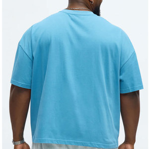Ensemble de survêtement respirant pour homme avec t-shirt à manches longues en maille polyester à col en V et short, idéal pour l'été et le sport, personnalisable avec logo - Product Image 4