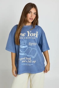 T-shirt imprimé du club du livre de New York - Product Image 3
