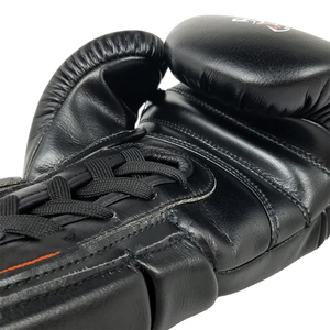 Gants de boxe professionnels en cuir véritable personnalisés, antidérapants, avec fermeture auto-agrippante, pour l'entraînement de Muay Thai, de Kickboxing et l'utilisation avec sac de frappe. - Product Image 3