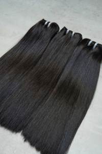 ผมเวียดนามแท้แบบเรมี่ ซุปเปอร์ดับเบิ้ลดรอน จัดเรียงเกล็ดผมอย่างสมบูรณ์แบบ แบบมัดเป็นช่อ ต่อผมแบบเครื่อง ราคาขายส่งจากผู้ขายเวียดนาม - Product Image 1