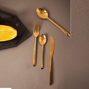 Juego de Cubiertos Modernos de Lujo Chapados en Oro, Acabado Espejo de Alta Calidad, Resistentes al Óxido, para Bodas y Eventos - Product Image 2