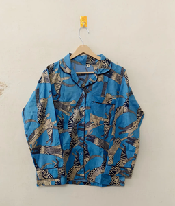 Conjunto de Pijama Elegante de Verano para Mujer, Hecho a Mano, con Estampado de Tigre Azul, Ropa de Dormir y de Estar en Casa con Estampado Artesanal - Product Image 3