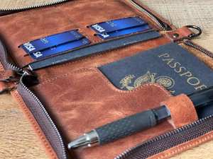Tarjetero de Cuero Genuino con Bloqueo RFID, Porta Pasaportes Corto Abierto, Cartera de Viaje Personalizada, Ecológica y de Lujo, PTH-0101 - Product Image 3