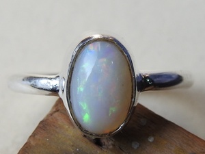 Bague de mariage classique en opale solide australienne - Sertissage à bélière - Bijoux en argent - Taille US 6 - Cadeau fait main pour elle - Modèle PMEGEMSBEADS MS - Product Image 3