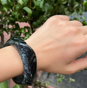 กำไลข้อมือเรซิ่นทำมือทรงกลมสำหรับผู้หญิง คอลเลคชั่นใหม่ สไตล์นางฟ้า เครื่องประดับสำหรับงานปาร์ตี้และงานแต่งงาน คุณภาพสูง - Product Image 2