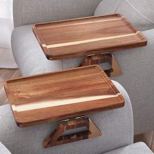 Plateau d'accoudoir en bois artisanal avec motifs sculptés uniques et bords arrondis pour un rangement fonctionnel sur table - Product Image 5