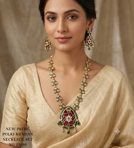 Conjunto de collar con colgante de lujo con diseño floral de esmeraldas y pedrería Kundan, con pendientes a juego, joyería tradicional de boda para mujer. - Product Image 2