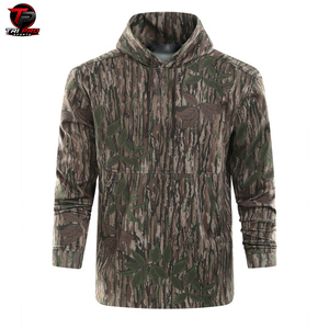 Sweat à capuche de chasse en polaire pour homme, camouflage vert feuilles et écorce de bois, col montant croisé, cordon de serrage réglable - Product Image 1